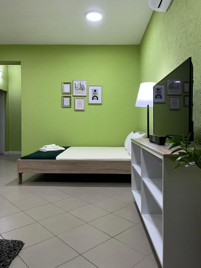 Green Apartment *